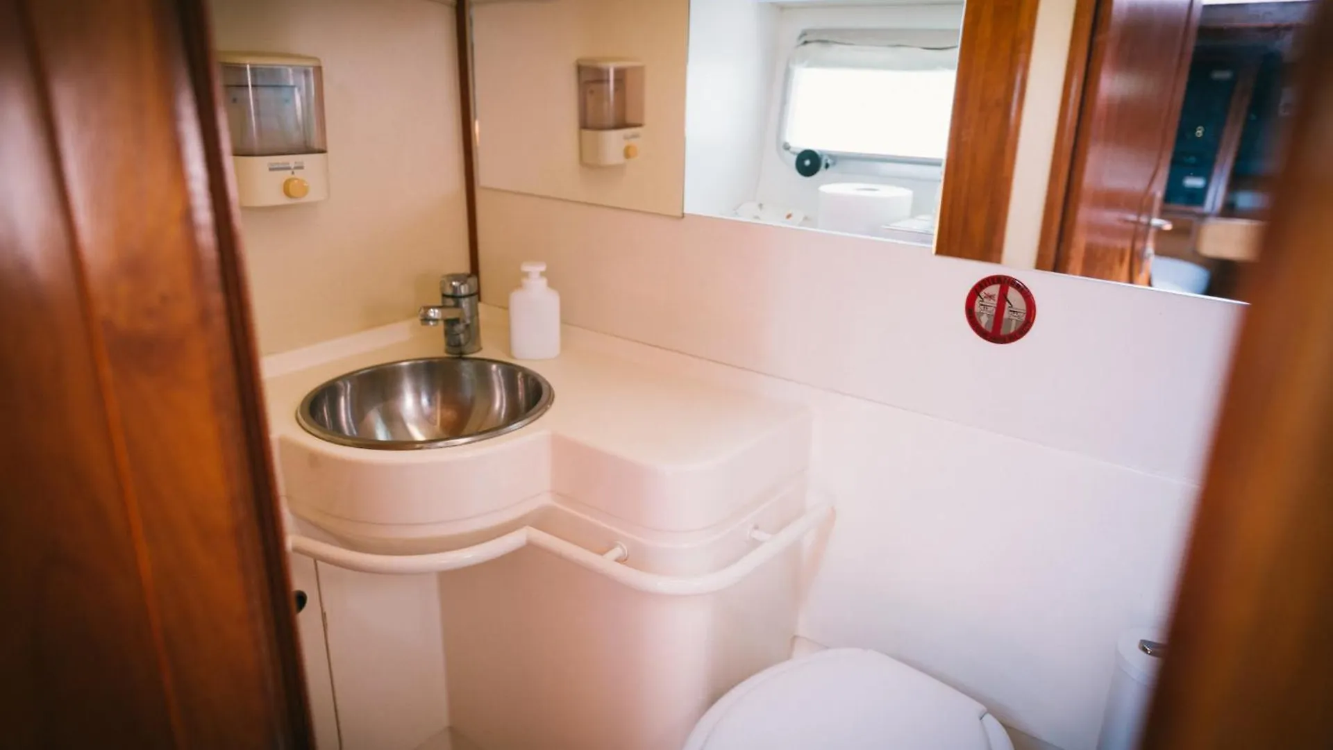 Sleep In Boat Hotel Catania