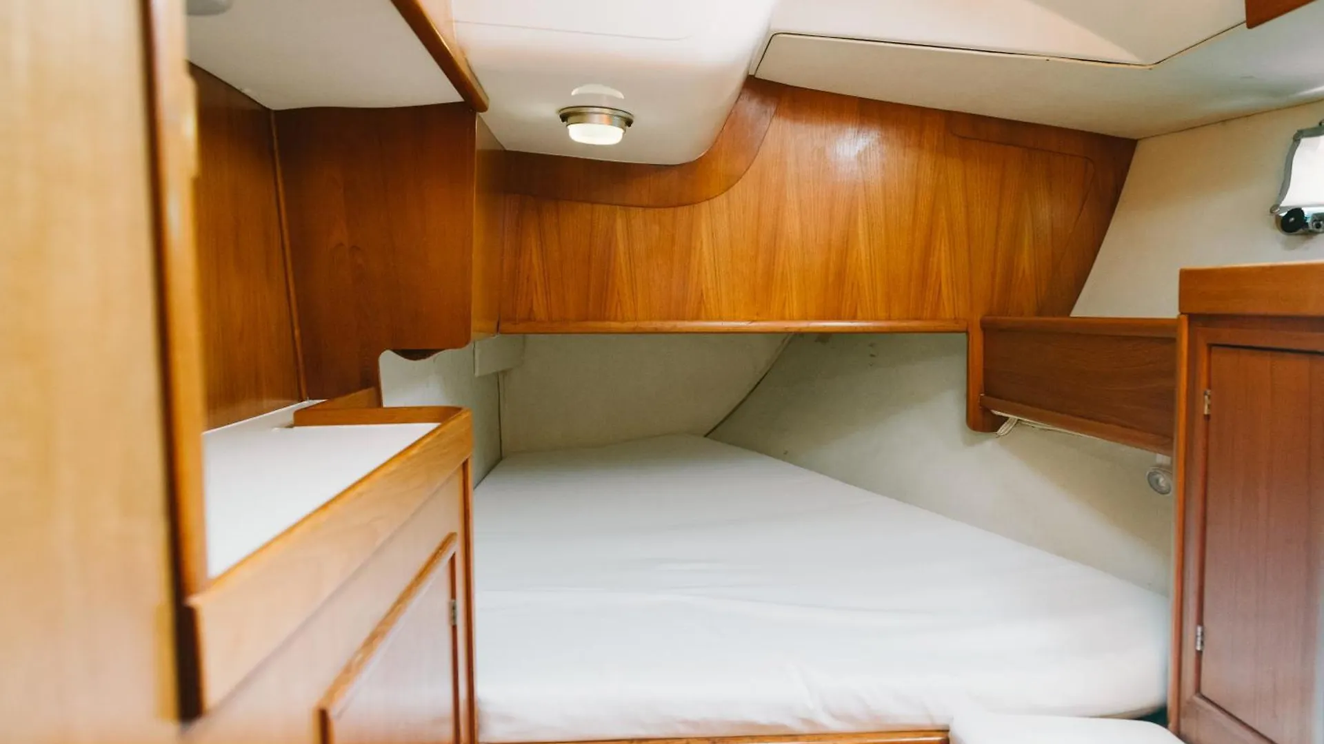 Botel Sleep In Boat Hotel Catania